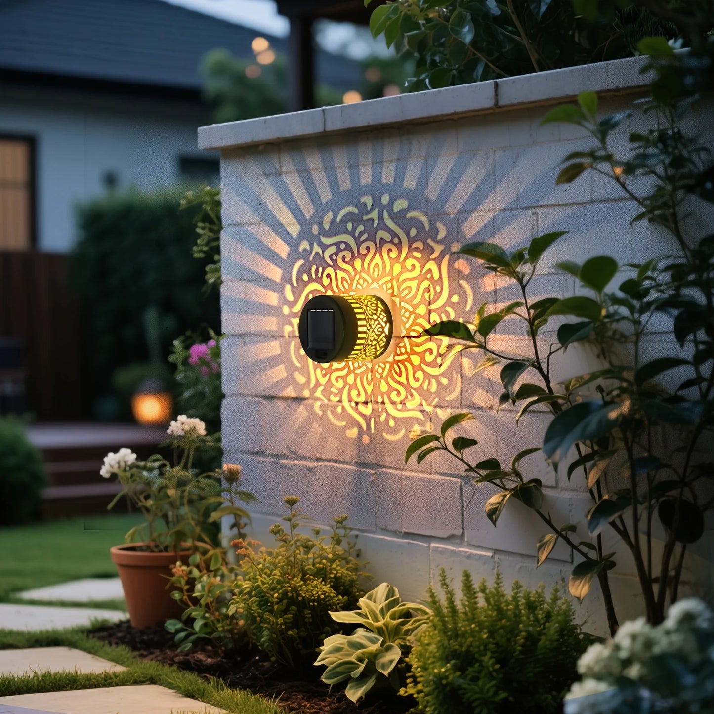 1/2pcs Solar Fence Lights with Cut-Out Design for Outdoor Wall Lighting, LED Solar Lights for Garden Patio and Step Illumination