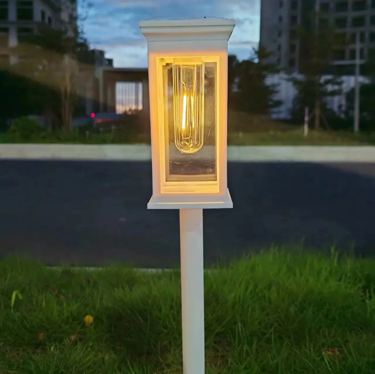 Led Solar Pathway Lights Waterproof Outdoor Solar Lamp for Garden/Landscape/Yard/Patio/Driveway/Walkway Lighting Solar Lights