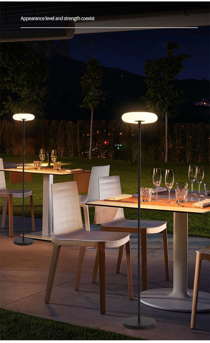 Outdoor Floor Lamp Solar Powered Light 4400 mAh Rechargeable Battery Cordless Light USB-C Charged IP54 Lamp for Lawn Pool Garden