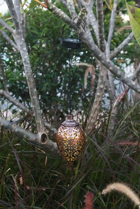 Solar LED garden lights for outdoor use; waterproof, with fiber optic lighting; ideal for decorating patios and gardens