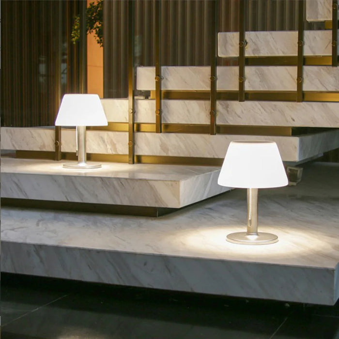 Solar LED garden lights for outdoor use; waterproof, with fiber optic lighting; ideal for decorating patios and gardens