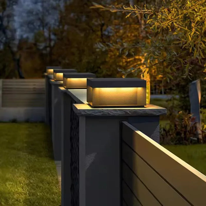 Modern Simple Solar Pillar Light High Quality Outdoor Fence Gate Pillar Yard Wall Light Waterproof Garden Yard Lights