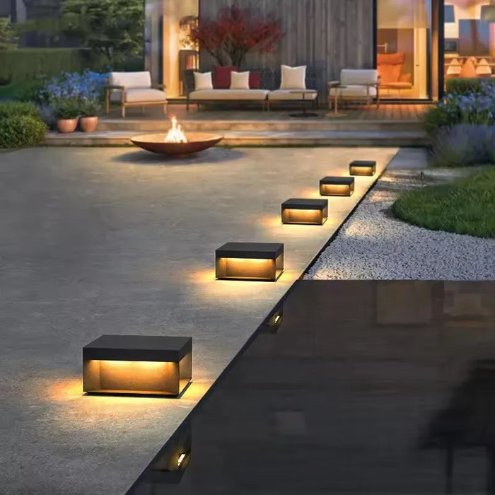 Modern Simple Solar Pillar Light High Quality Outdoor Fence Gate Pillar Yard Wall Light Waterproof Garden Yard Lights